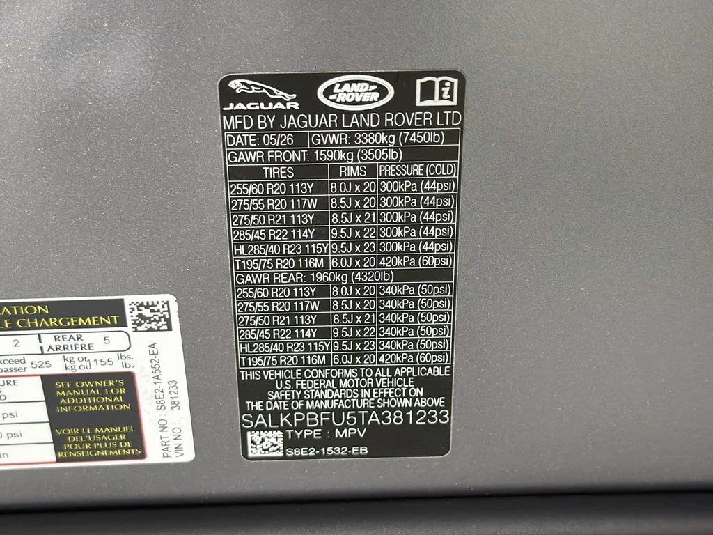 New 2026 Eiger Grey Land Rover SE image 34