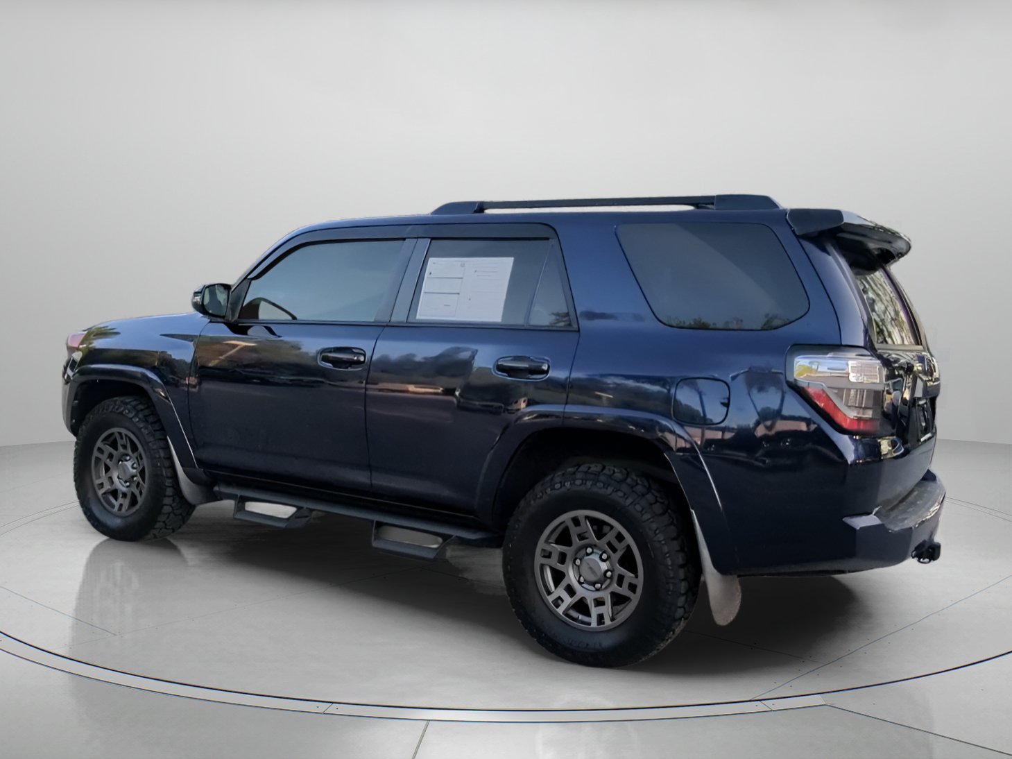 Used 2020 Nautical Blue Metallic Toyota Venture image 15