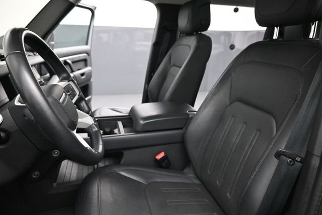 Used 2020  Land Rover SE image 19