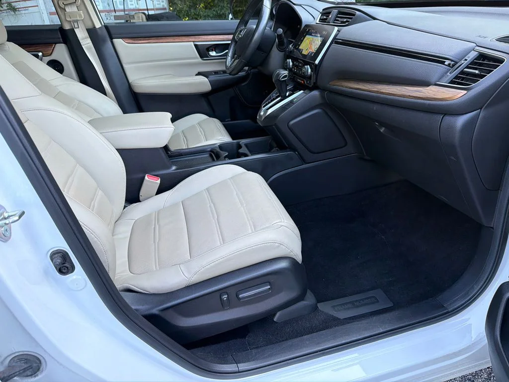 Used 2019  Honda Touring image 13