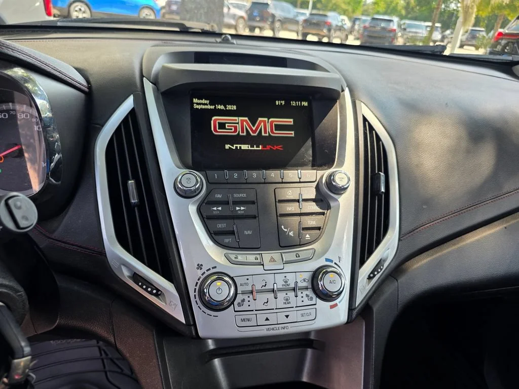Used 2013 Quicksilver Metallic GMC Denali image 18