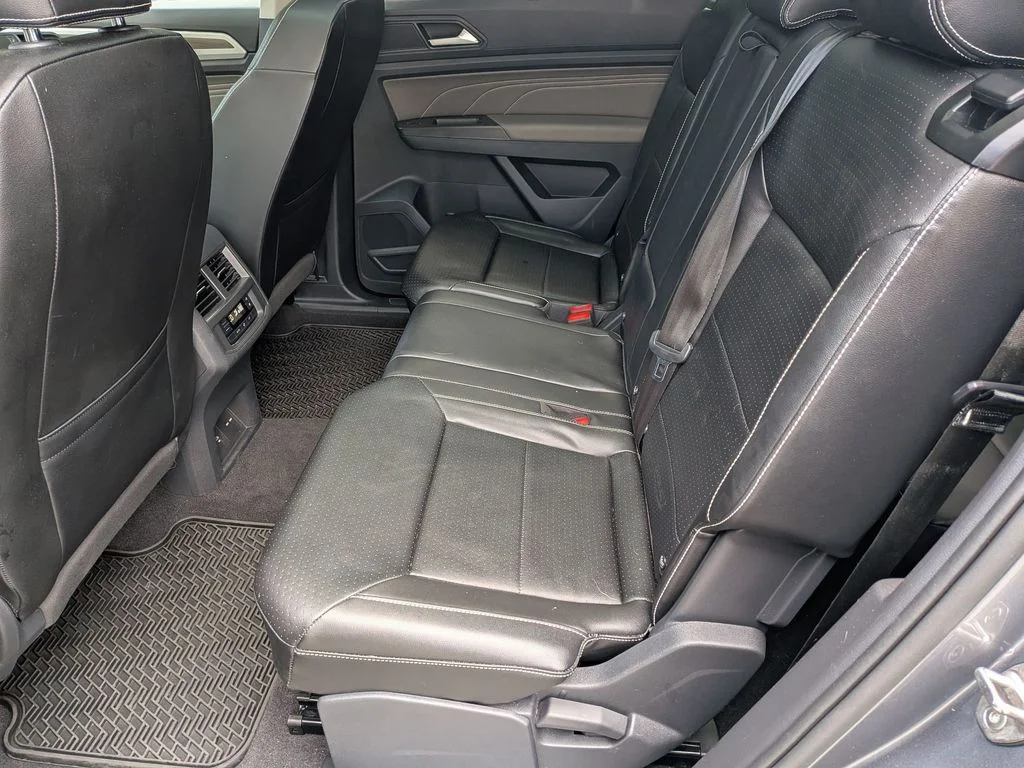 Used 2022  Volkswagen 2.0T SEL image 30
