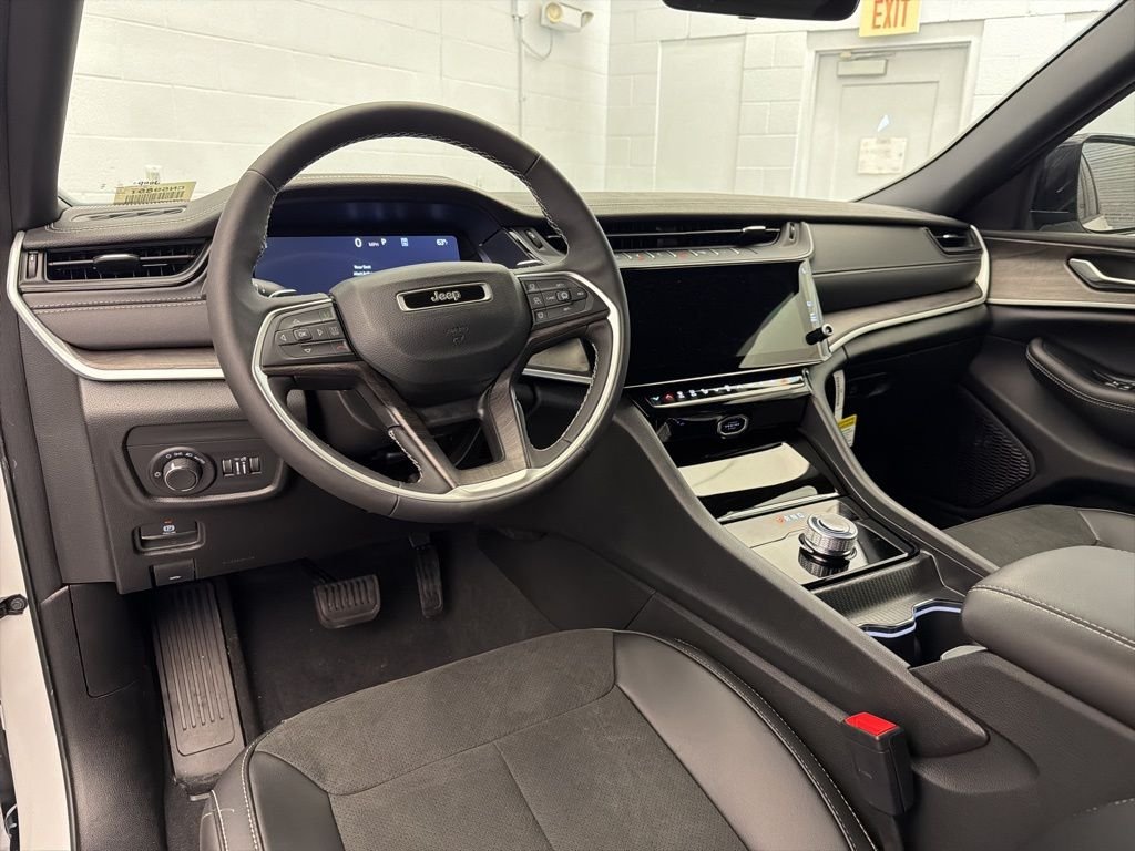 New 2026 Bright White Clearcoat Jeep Altitude image 9