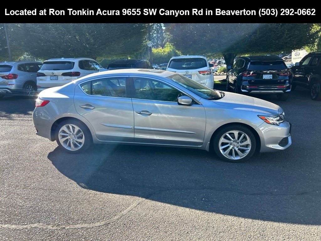 Used 2017 Lunar Silver Metallic Acura Technology Plus image 3