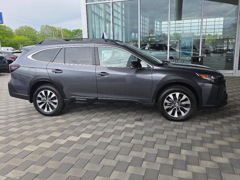 Used 2025 Magnetite Gray Metallic Subaru Limited image 18