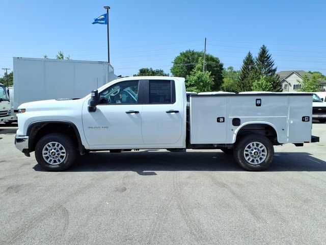 New 2026 Summit White Chevrolet WT image 3