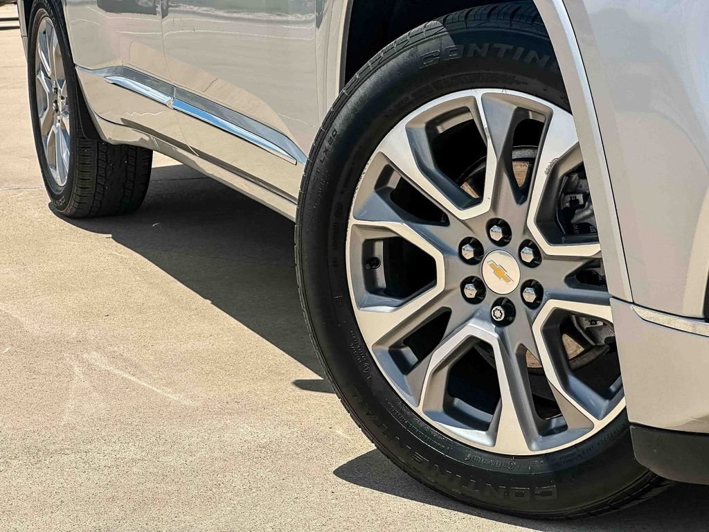 Certified Used 2021 SILVER ICE METALLIC Chevrolet Premier image 9