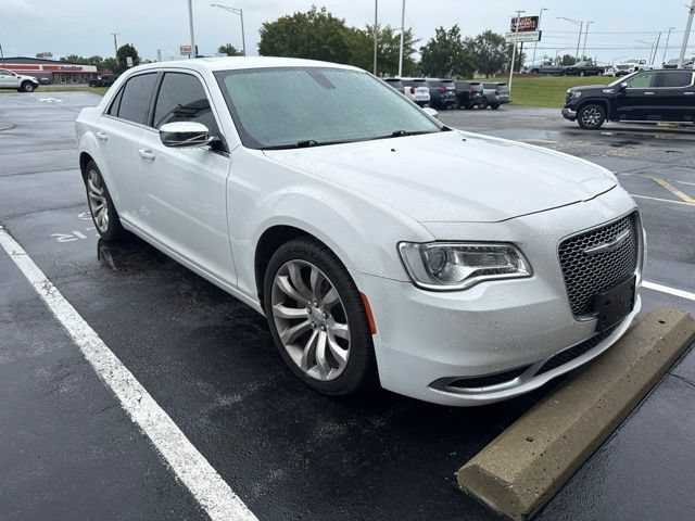 Used 2019 White Chrysler Touring image 2