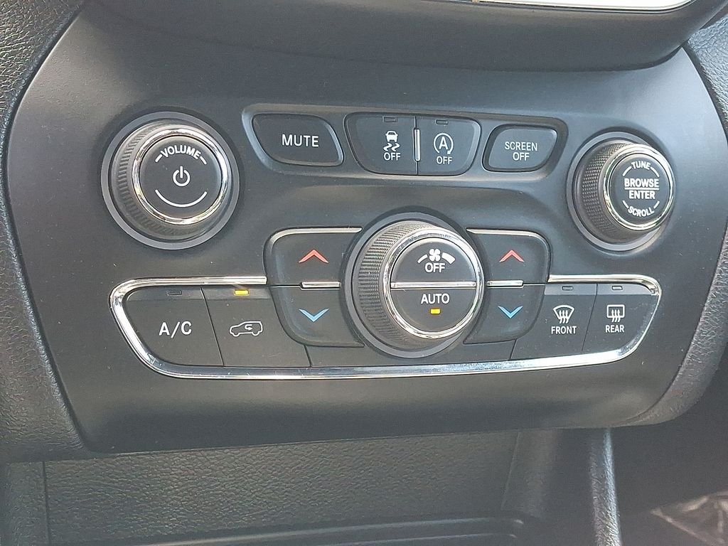 Used 2019 Black Jeep Limited image 17