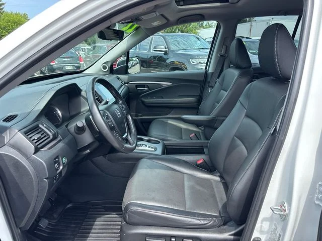 Used 2022 White Honda RTL image 6