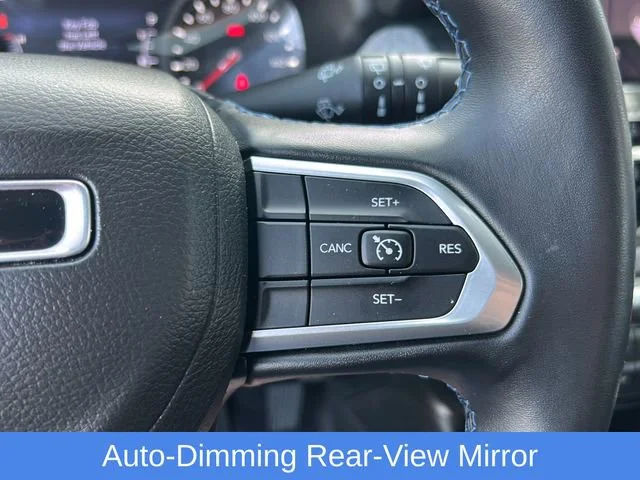Used 2022 Bright White Clea Jeep Latitude image 29