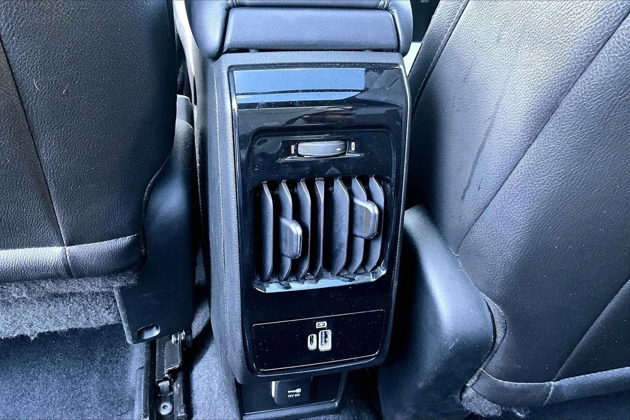 Certified Used 2025 Black Jeep Latitude image 15