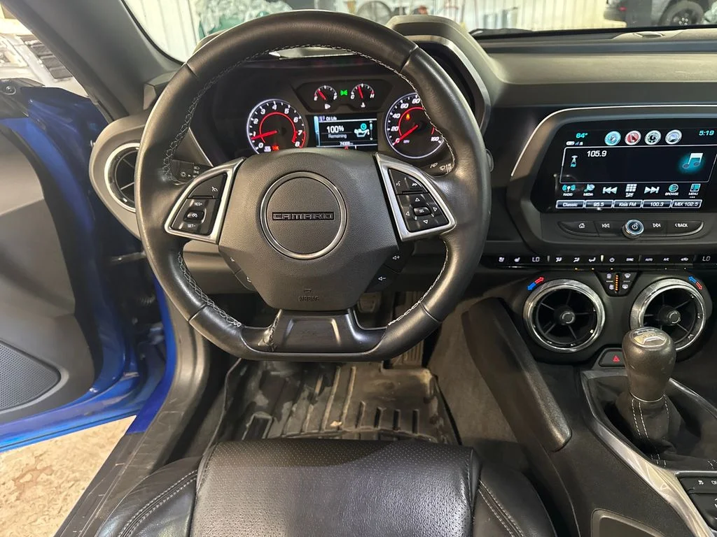 Used 2018 Blue Chevrolet 2LT image 17