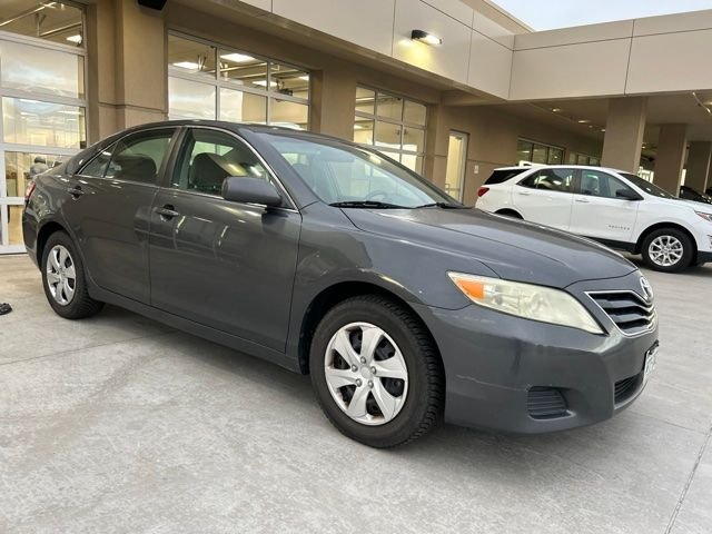 Used 2011 Gray Toyota LE image 2