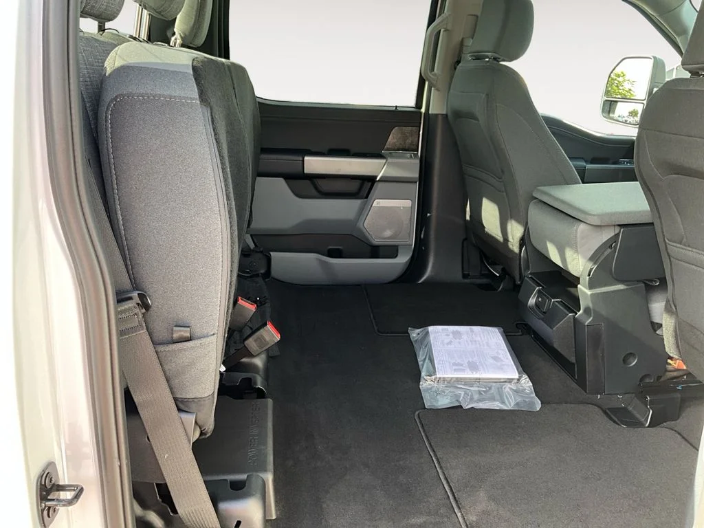 2026 Ford F-350 Super Duty XLT - Photo 12