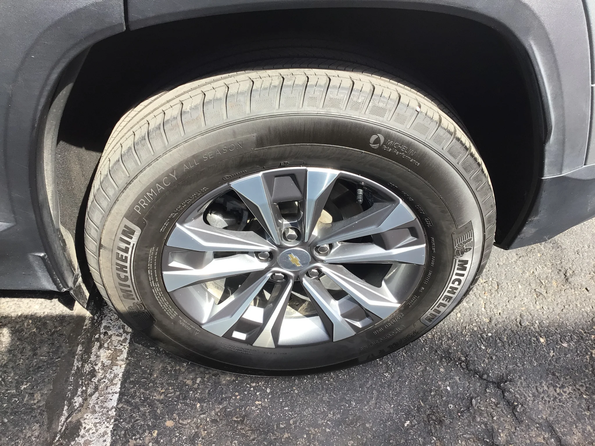 Used 2025 Sterling Gray Metallic Chevrolet LT image 22