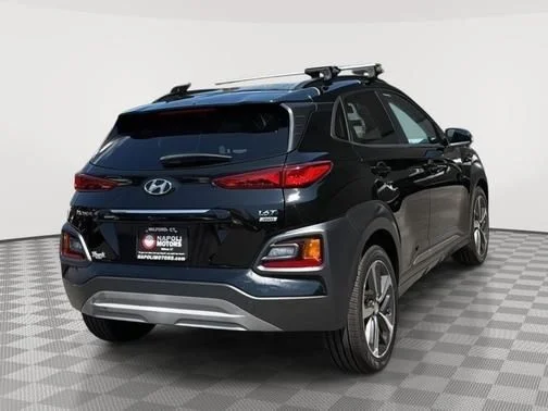 Used 2018 Black Hyundai Limited image 3