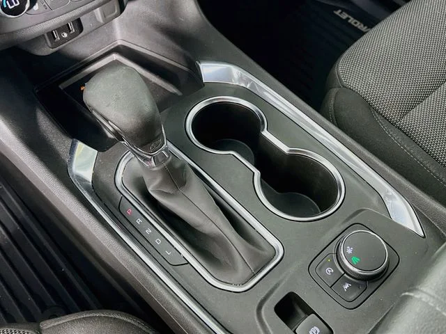 Used 2022 Gray Chevrolet 1LT image 23