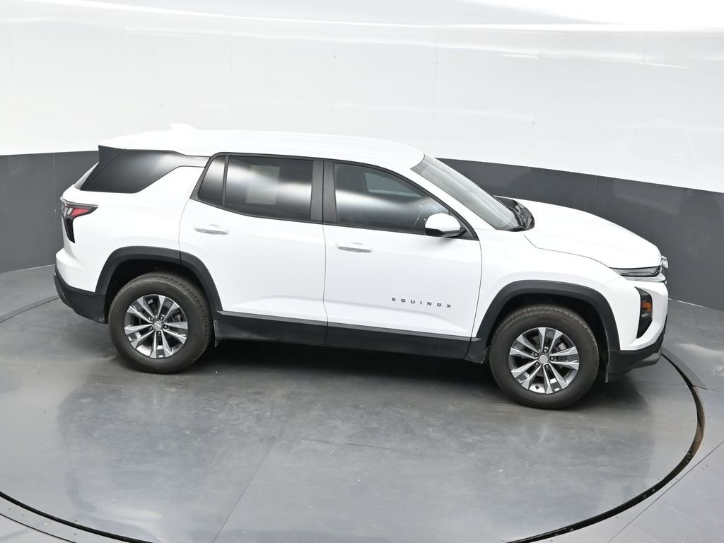 Used 2025 White Chevrolet LT image 40