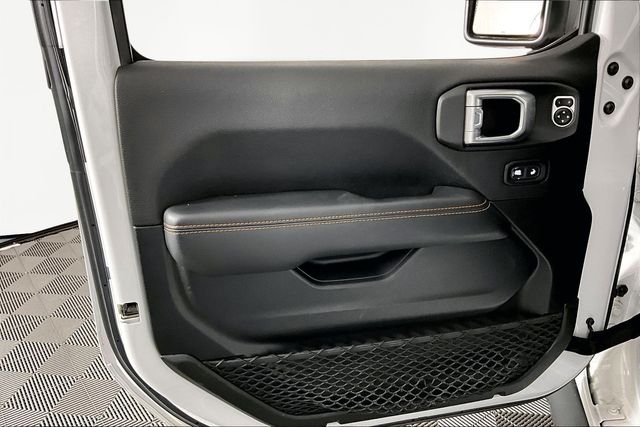 Used 2021 White Jeep Mojave image 19