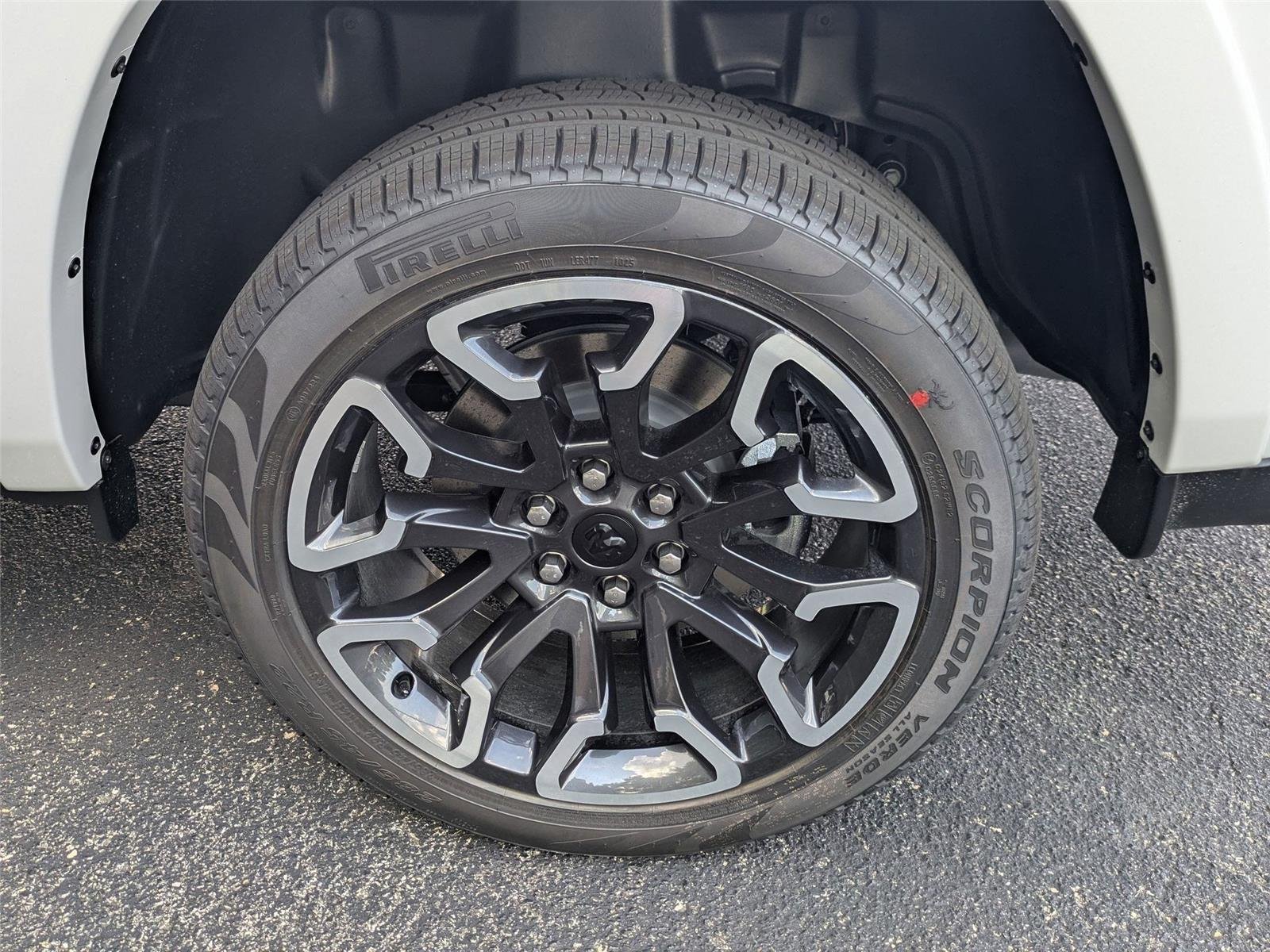 2026 RAM 1500 Limited - Photo 21