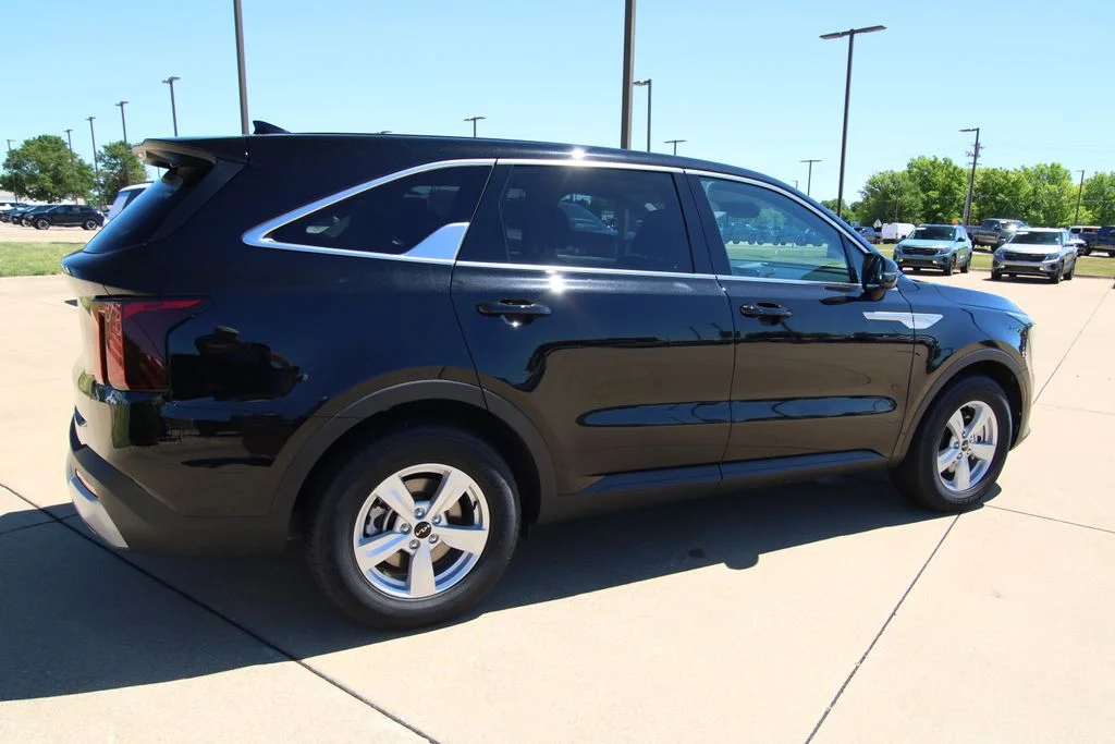 New 2026 Black Kia LX image 5