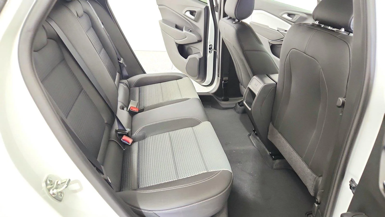 2026 Chevrolet Trax LT - Photo 27