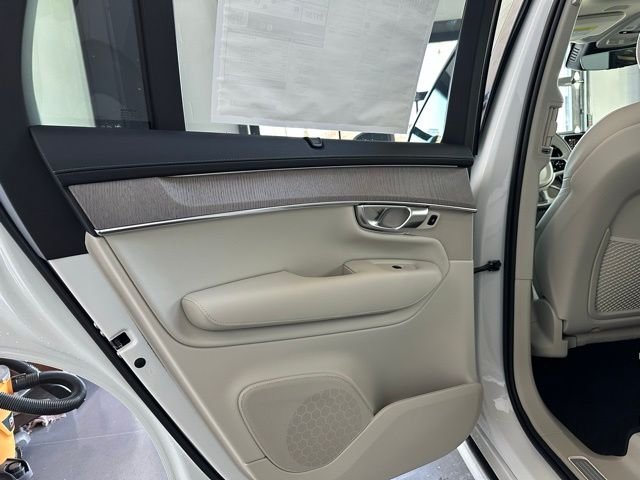 New 2026 White Volvo T8 Ultra image 12