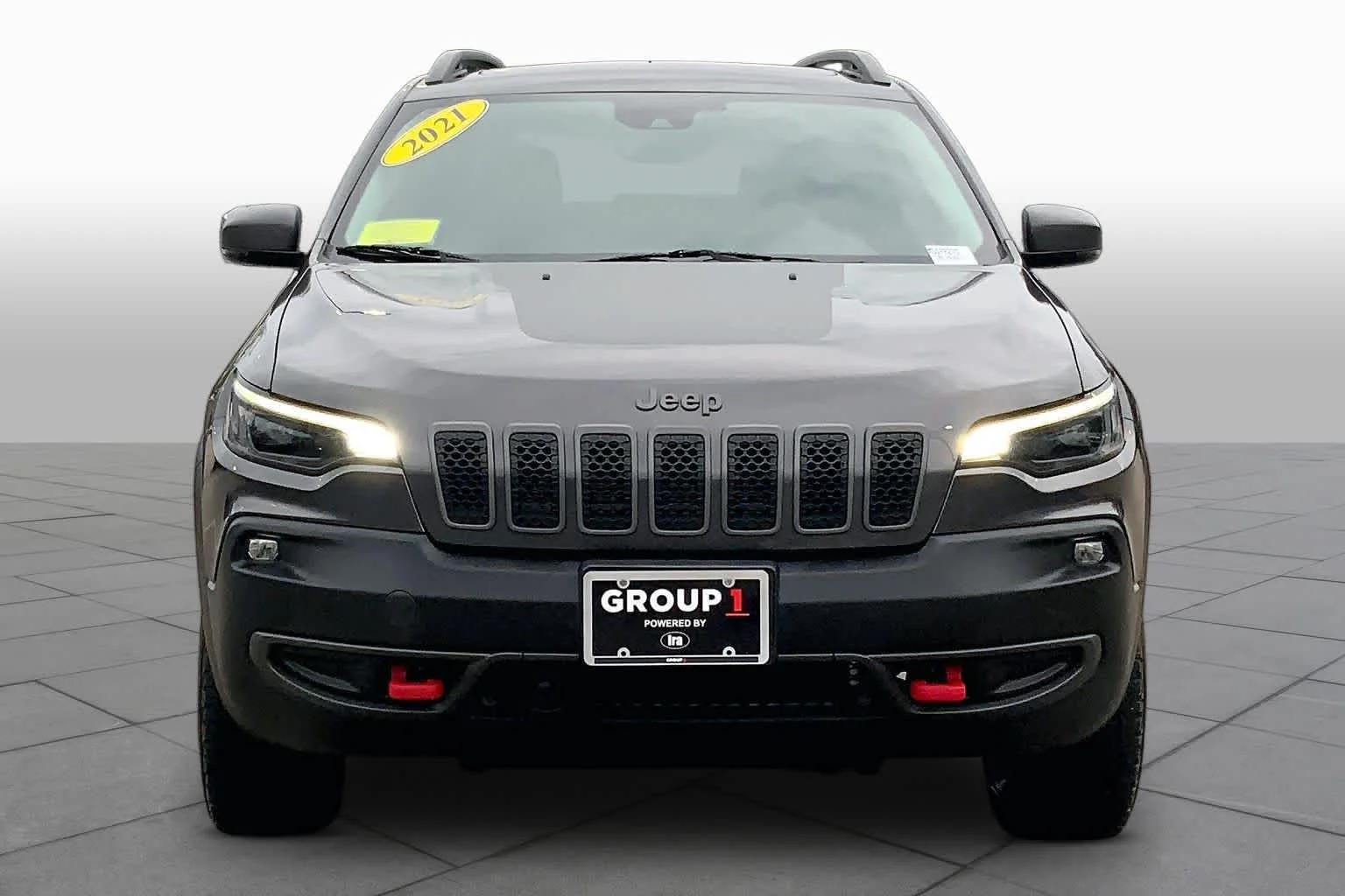 Certified Used 2021 Granite Crystal Clearcoat Metallic Jeep Trailhawk image 4