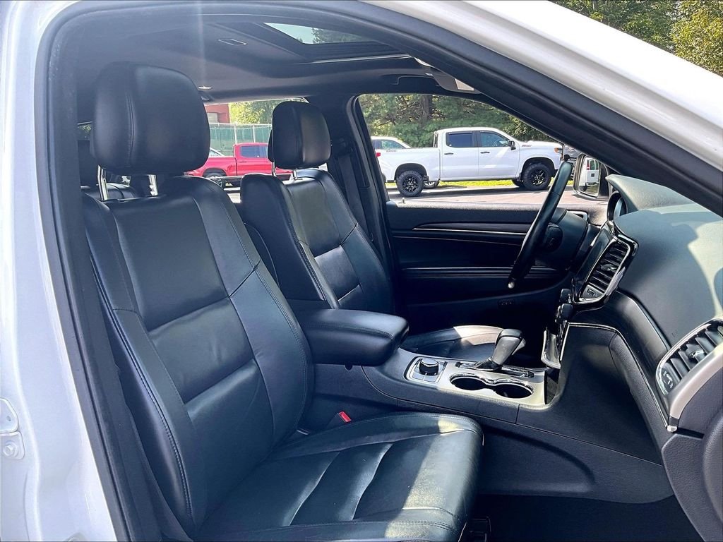 Used 2020 White Jeep Limited image 11