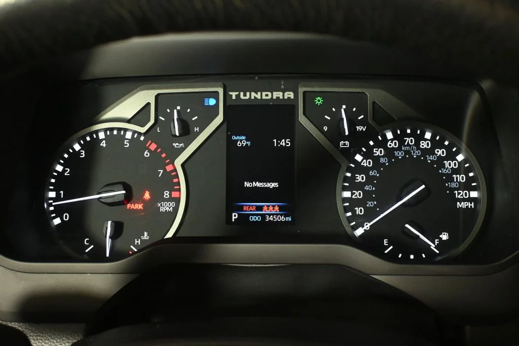 Used 2023  Toyota SR5 image 19