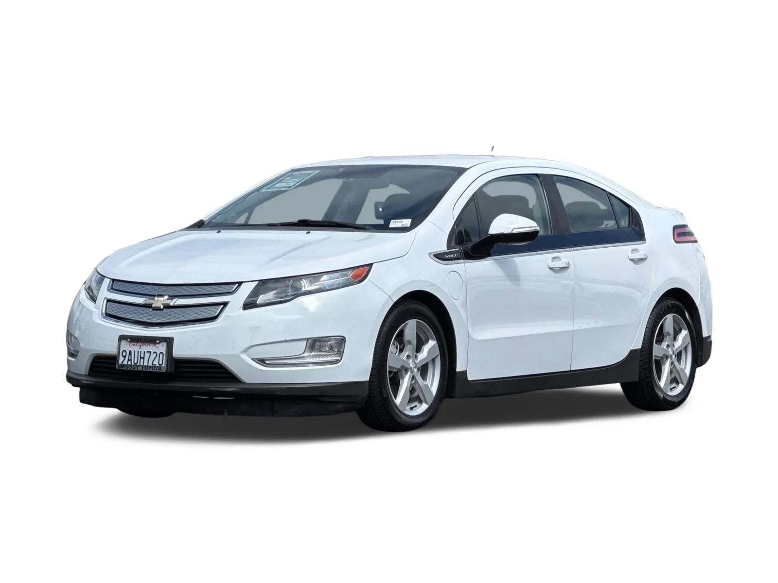 Used 2014 White Chevrolet Base image 1