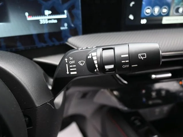 2025 Nissan Kicks SR - Photo 19