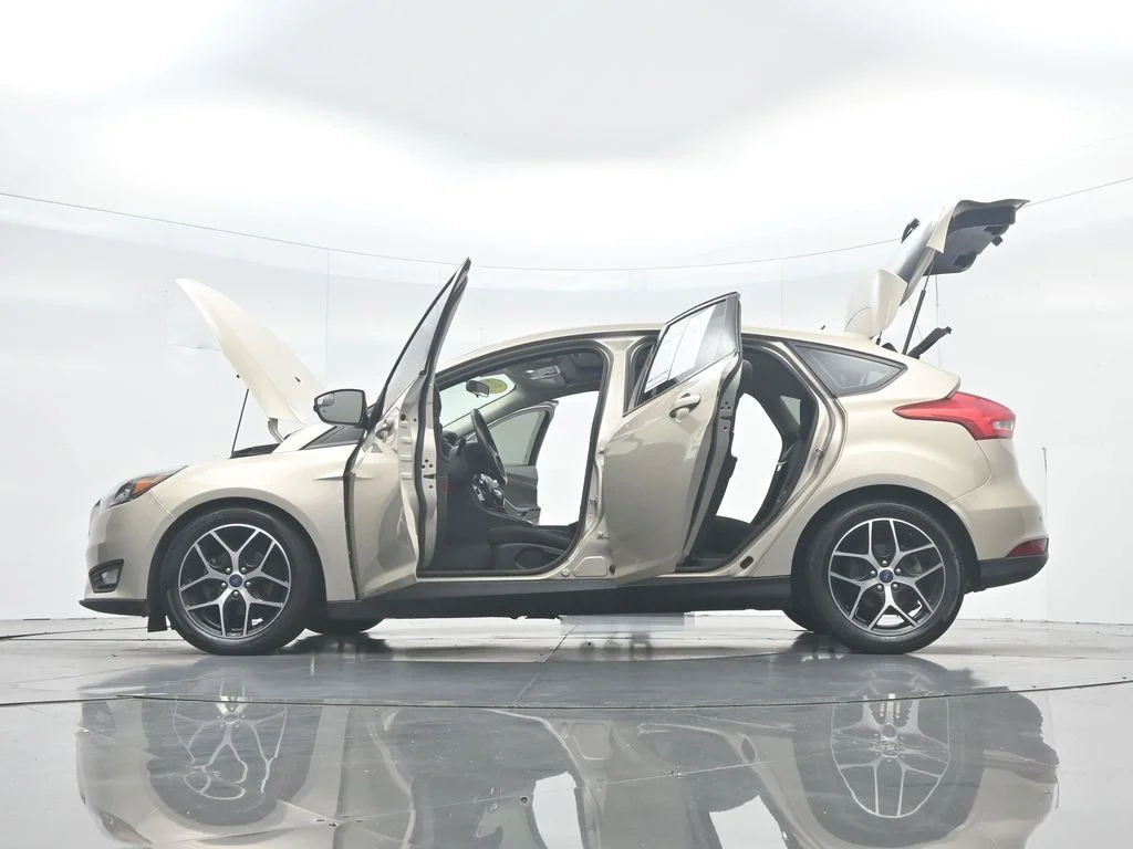 Used 2017 White Gold Metallic Ford SEL image 56