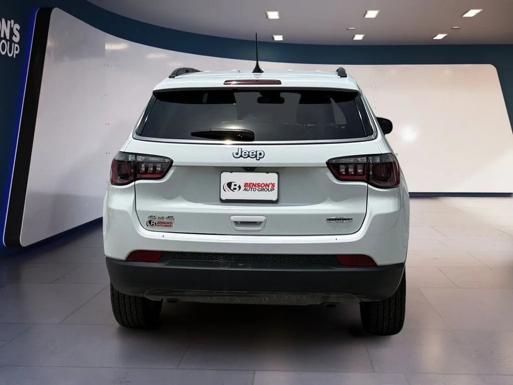 New 2026 White Jeep Latitude image 4