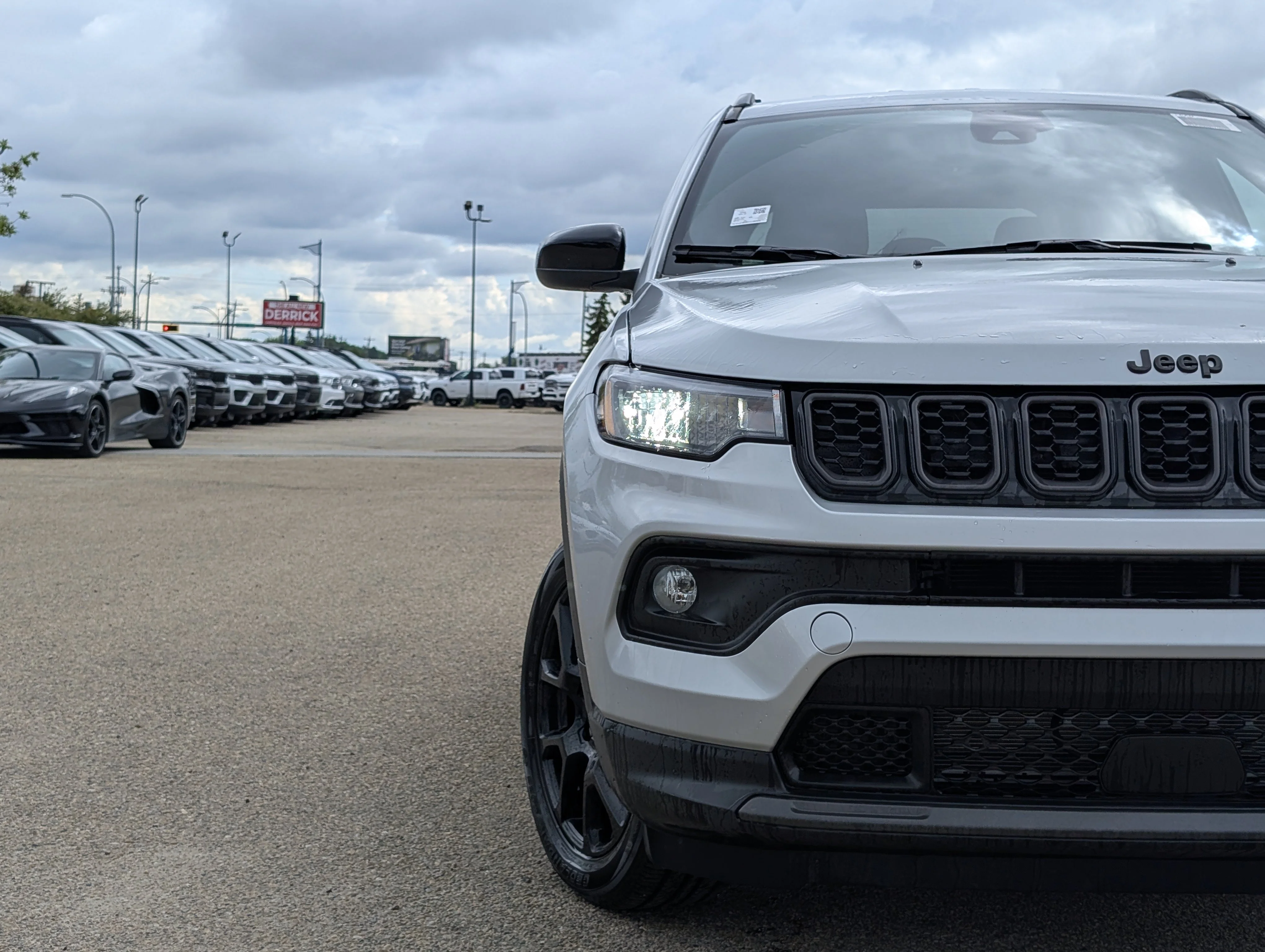 New 2026 Silver Zynith Metallic Jeep North image 11