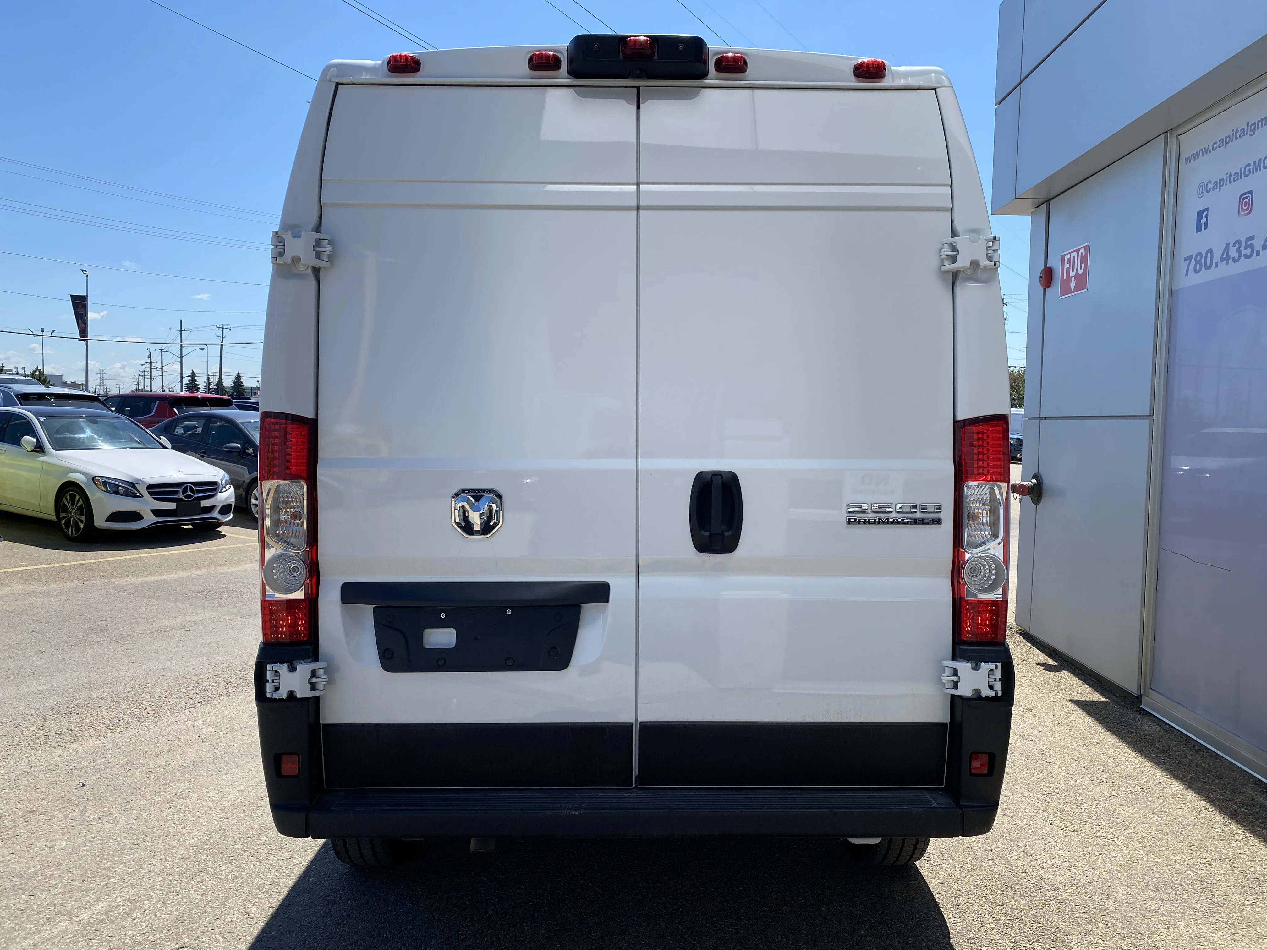 Used 2025 White Ram Tradesman 2500 High Roof 136 WB * RADAR CRUISE * APPLE CARPLAY/ANDROID AUTO * image 4