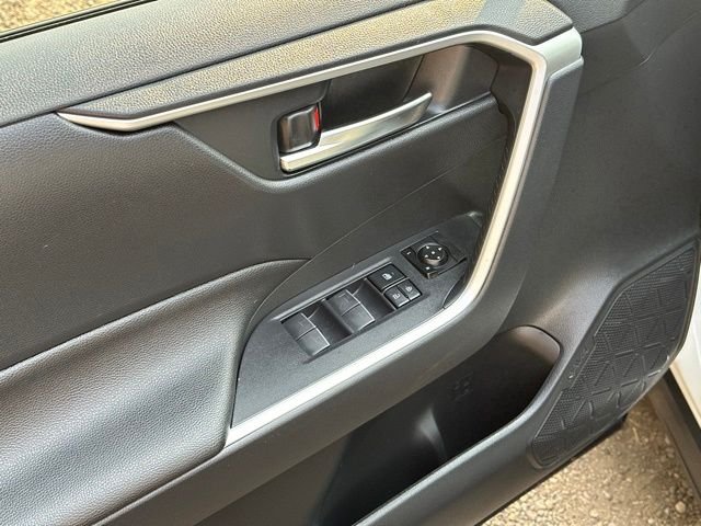 Used 2023 Ice Toyota SE image 12