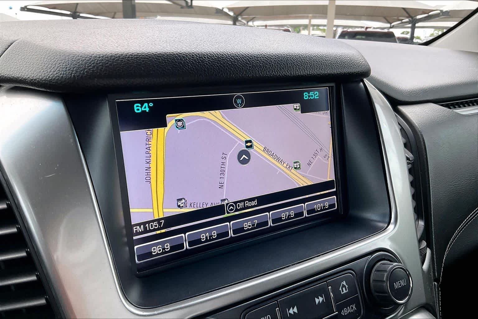 Used 2017 TUNGSTEN METALLIC Chevrolet Premier image 29