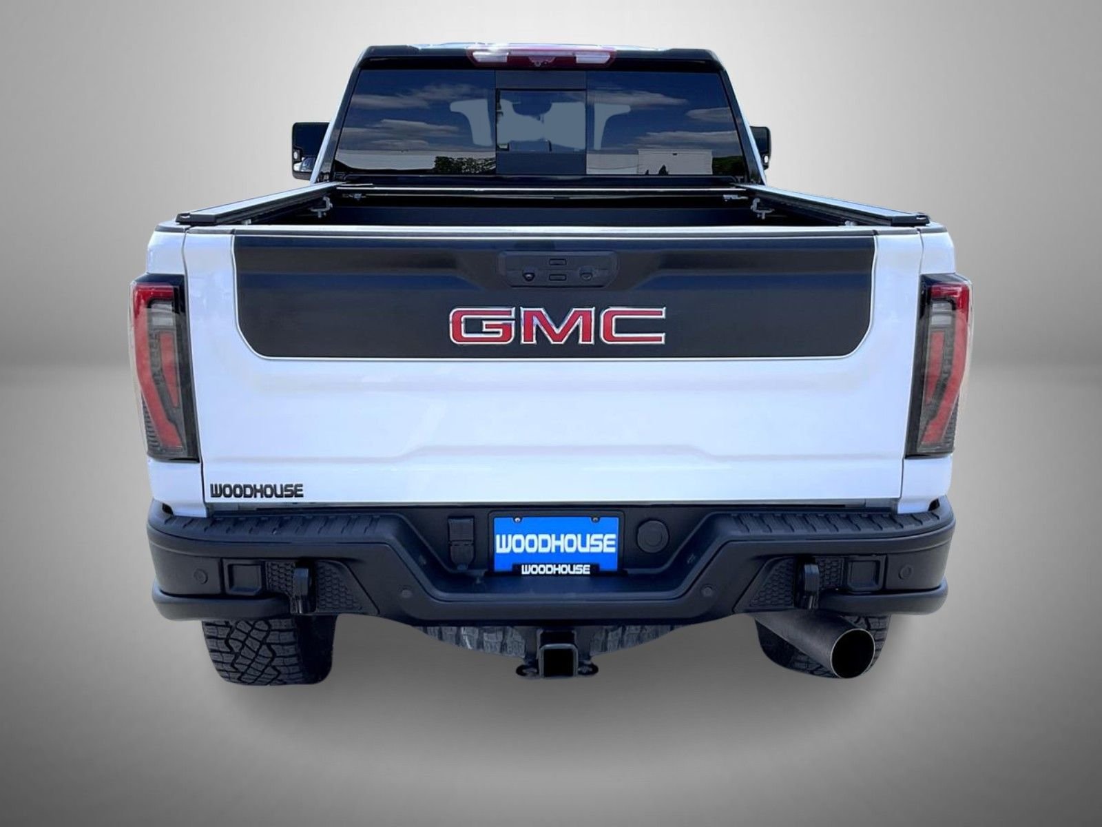 Used 2024 White GMC AT4X image 6