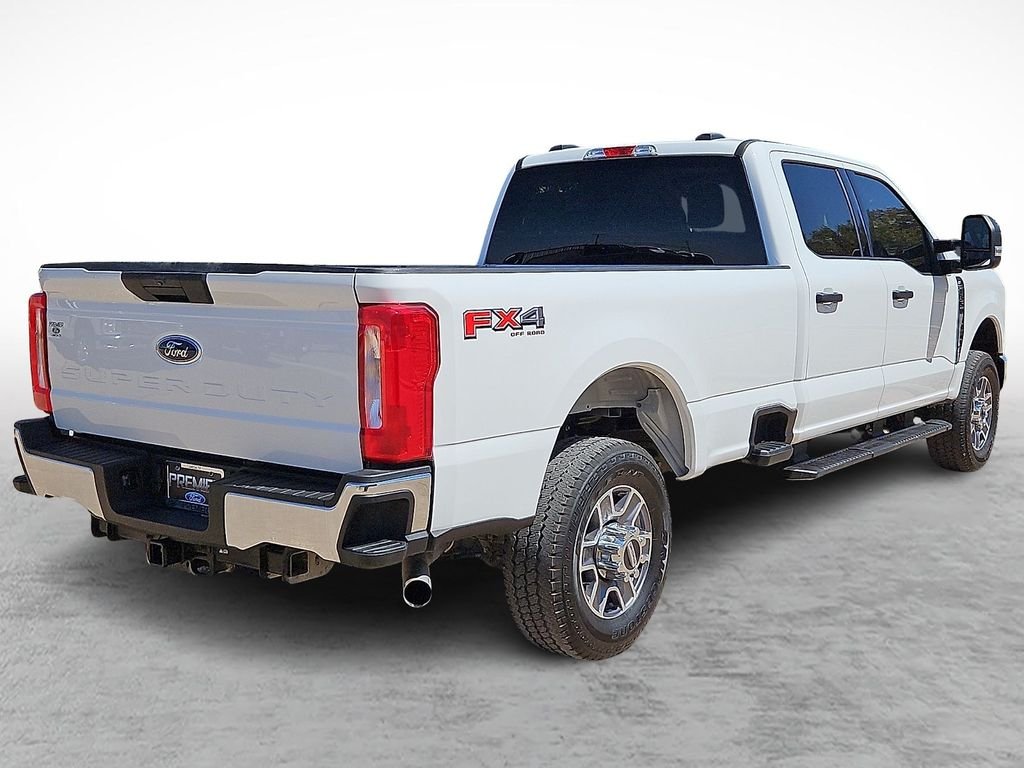 Used 2025 Oxford White Ford XLT image 11