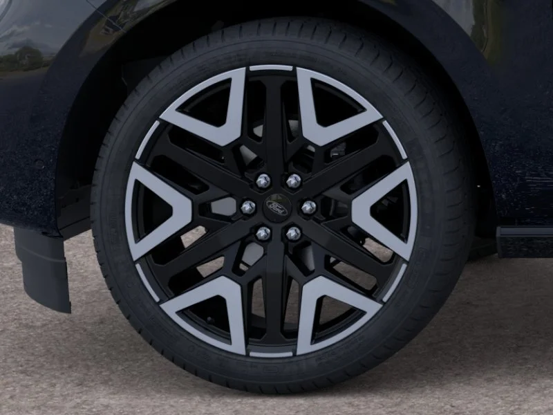 New 2025 Agate Black Metallic Ford Platinum® image 39