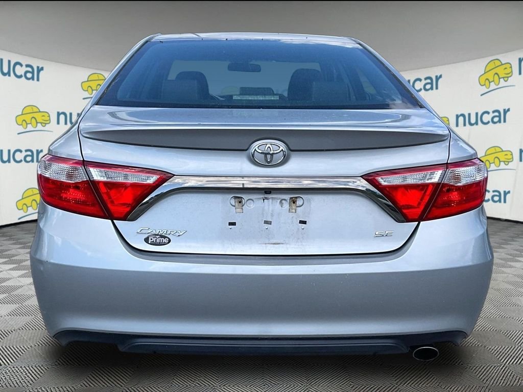 Used 2016 Silver Toyota SE image 3