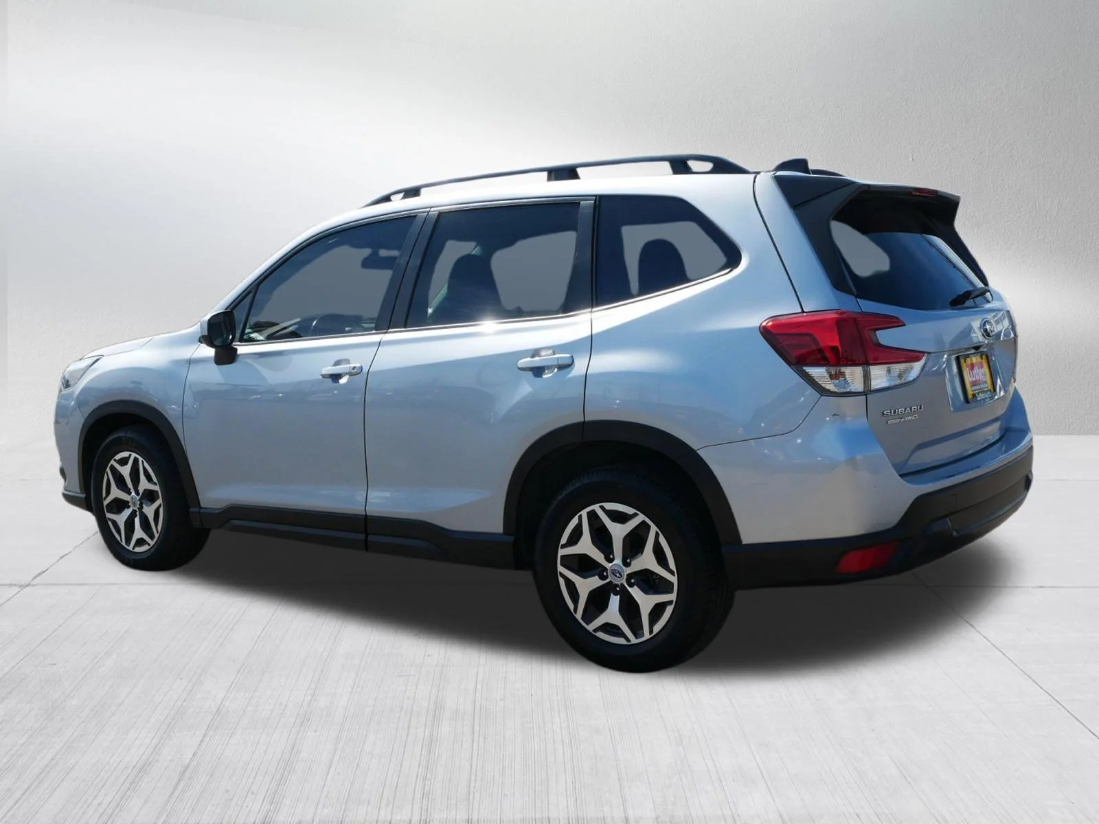 Used 2024 Ice Silver Metallic Subaru Premium image 5