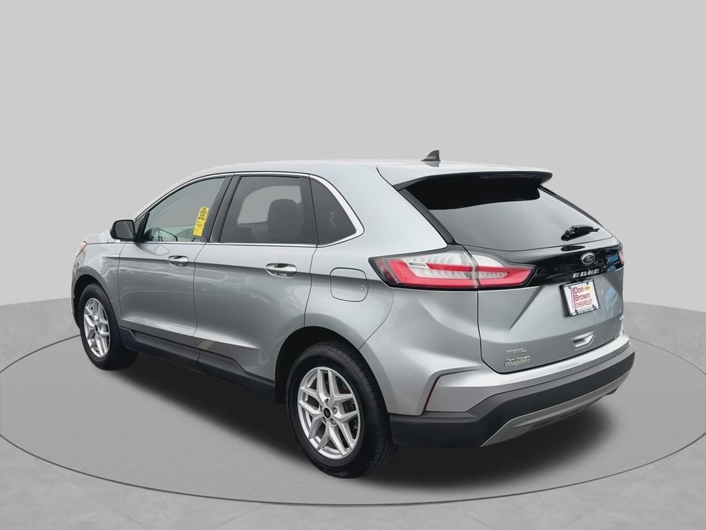 Used 2024 Silver Ford SEL image 8