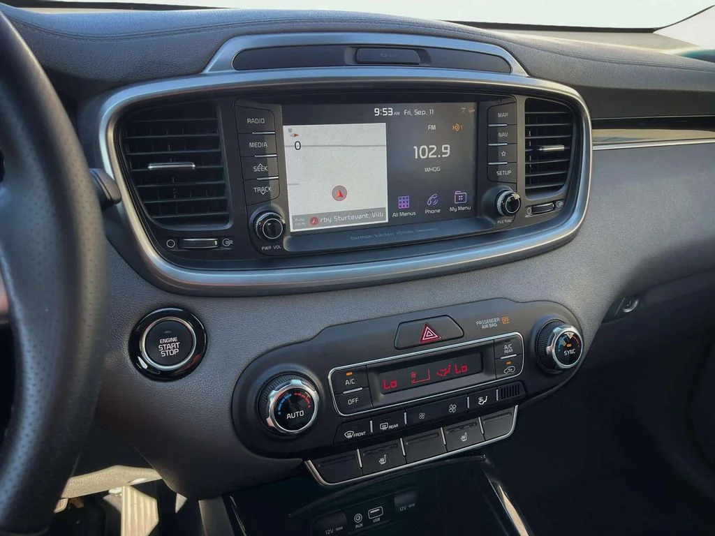 Certified Used 2020 Imperial Blue Kia SX image 10