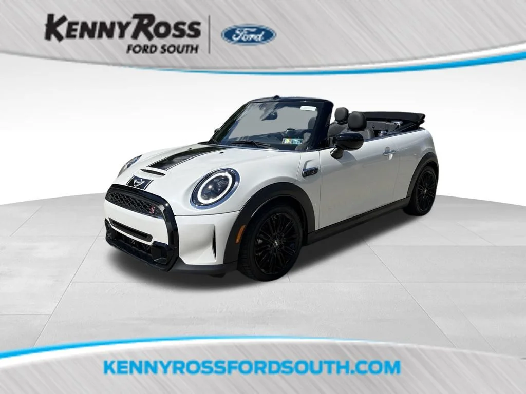 Used 2024 White MINI Signature image 1