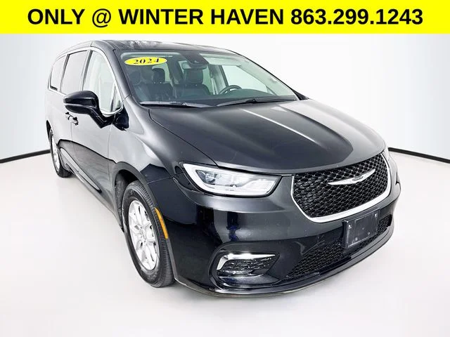 2024 Chrysler Pacifica Touring L's photo