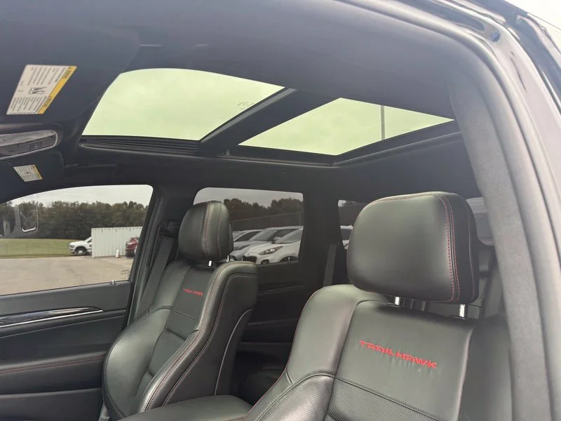 Used 2018 Black Jeep Trailhawk image 4