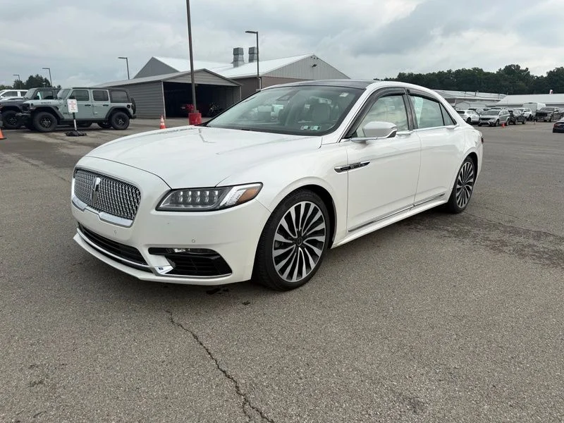 Used 2017 White Lincoln Black Label image 2